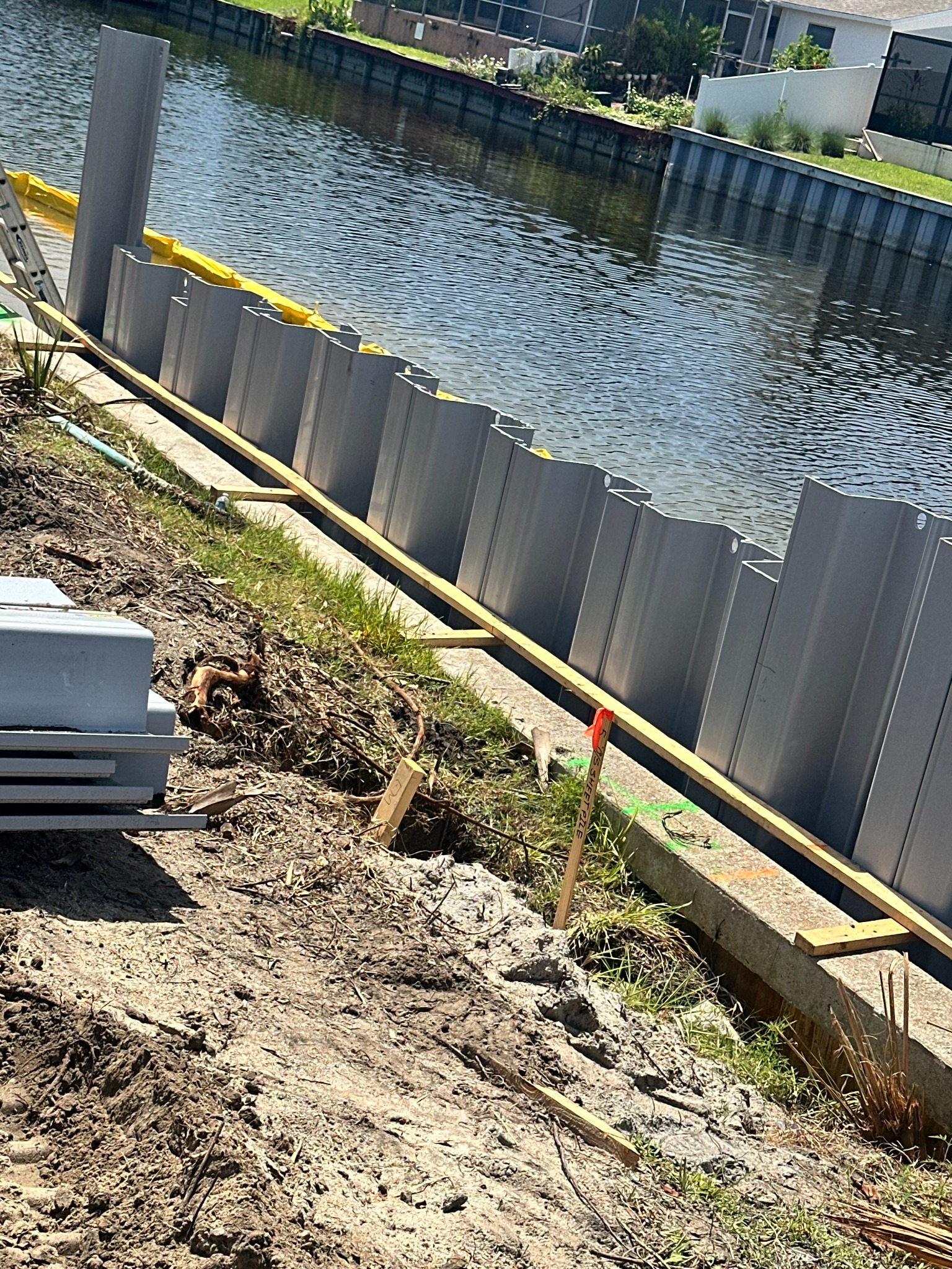 Shoreline support installation with interlocking panels